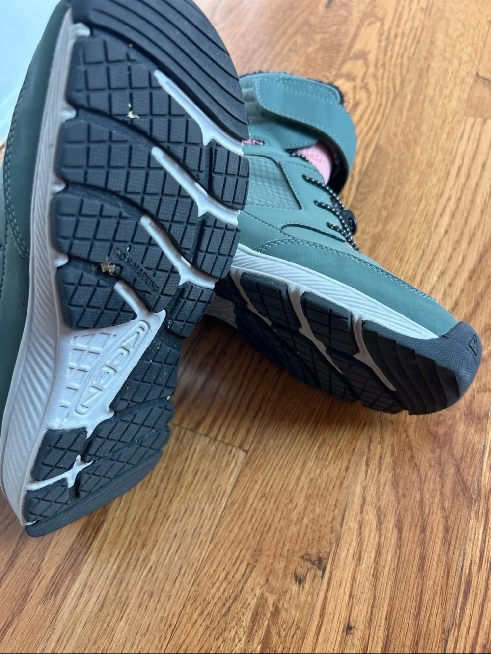 Keen boots girls size 3